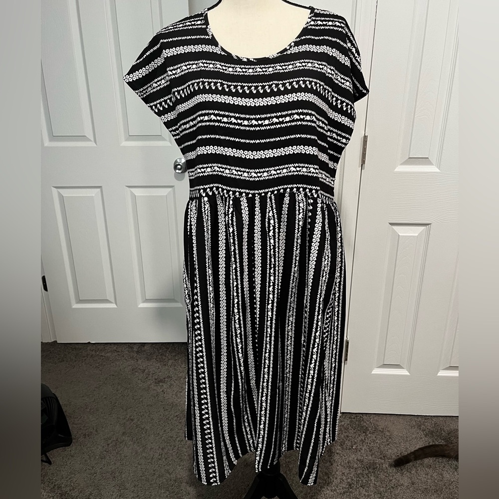 Emery Rose Dress